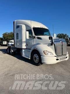 Kenworth T680 Τράκτορες