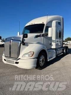 Kenworth T680 Τράκτορες