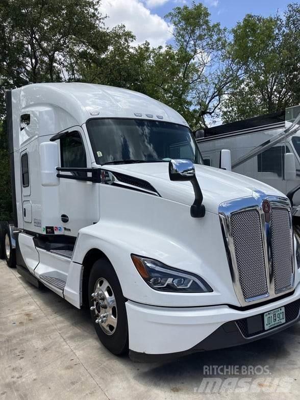 Kenworth T680 Τράκτορες
