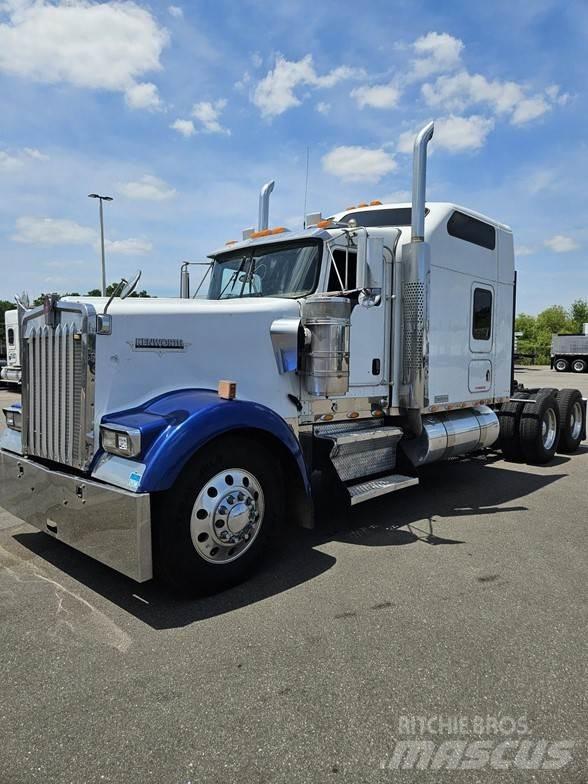 Kenworth W900 Τράκτορες