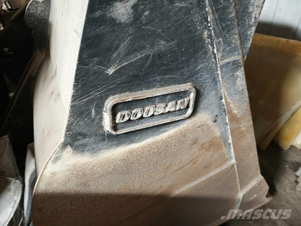 Doosan DL 320-7 Φορτωτές με λάστιχα (Τροχοφόροι)