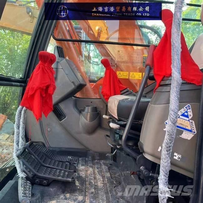 Hitachi ZX 135 Εκσκαφείς με ερπύστριες