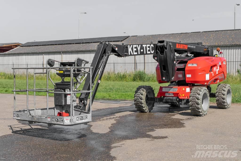 Manitou 200 ATJ e Ανυψωτήρες με αρθρωτό βραχίονα