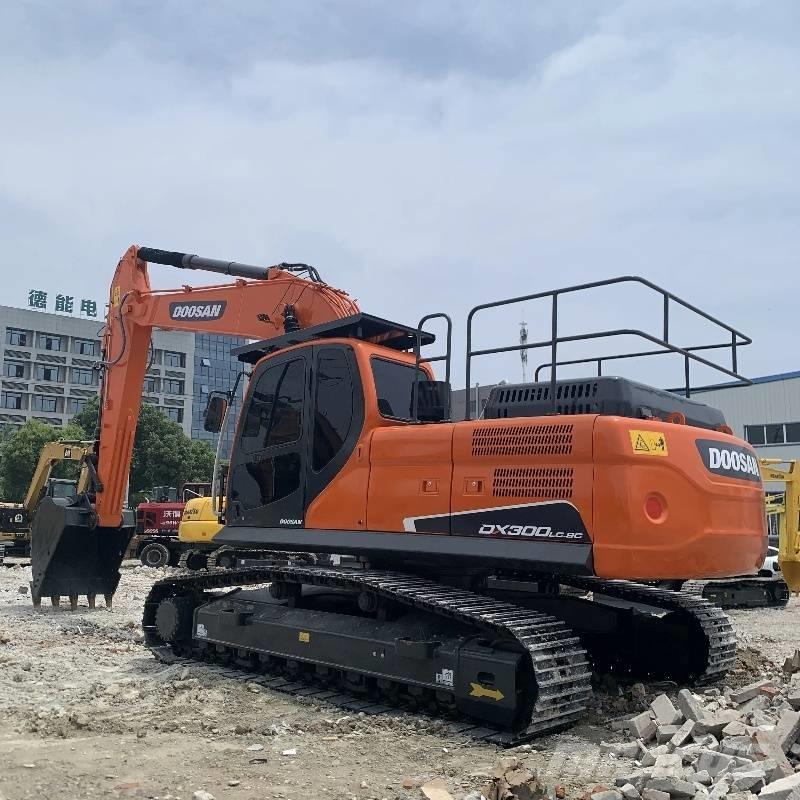 Doosan DX300 Εκσκαφείς με ερπύστριες