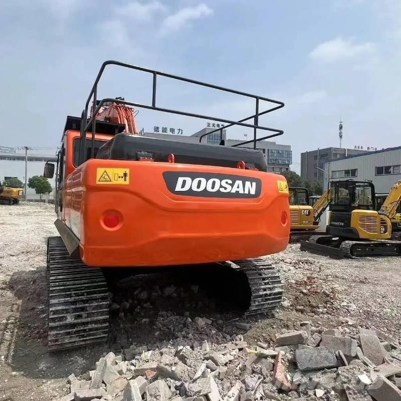 Doosan DX300 Εκσκαφείς με ερπύστριες