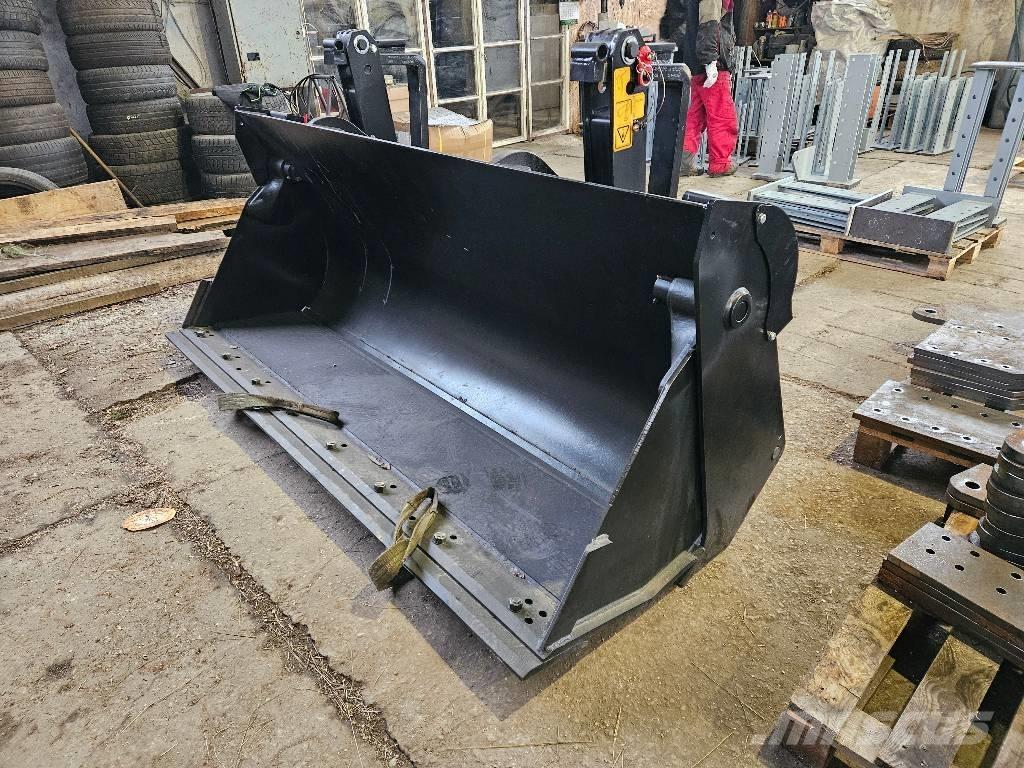 JCB 4 CX Κουβάδες