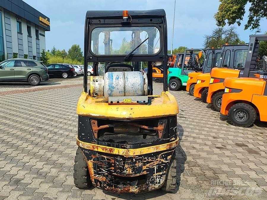CAT GP30N Περονοφόρα ανυψωτικά κλαρκ με φυσικό αέριο LPG