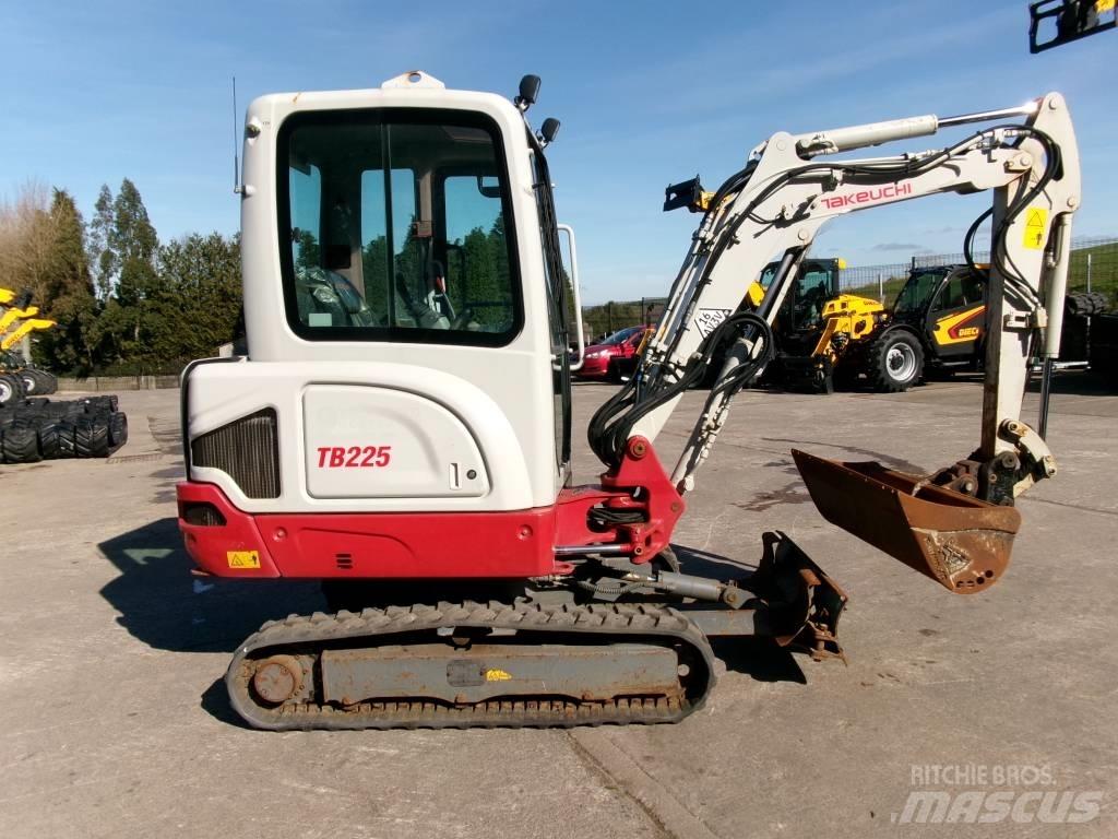 Takeuchi TB 225 Εκσκαφάκι (διαβολάκι) < 7t