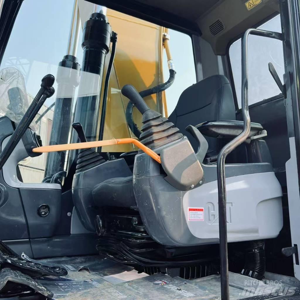 CAT 320 D2 L Εκσκαφείς με ερπύστριες