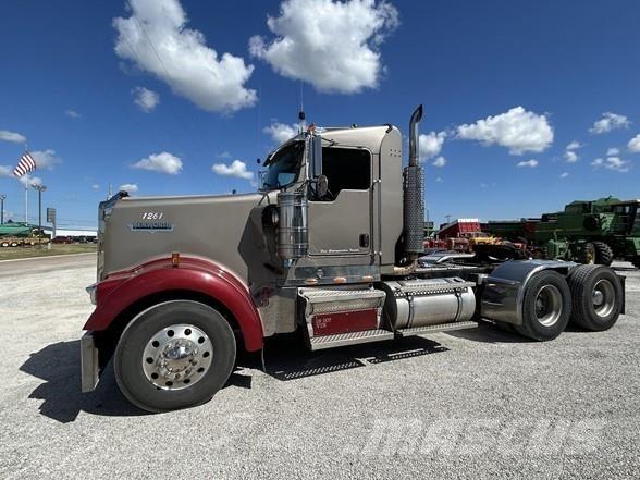 Kenworth W900 Τράκτορες