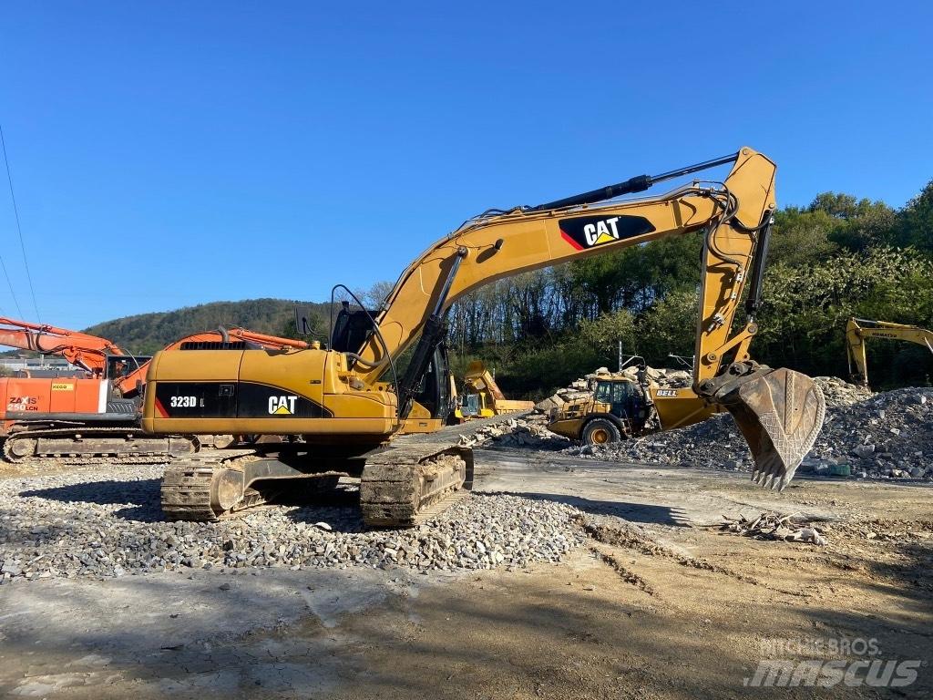 CAT 323 D Εκσκαφείς με ερπύστριες