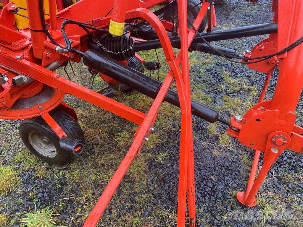 Kuhn GF8702 Τσουγκράνες και χορτοξηραντικές μηχανές