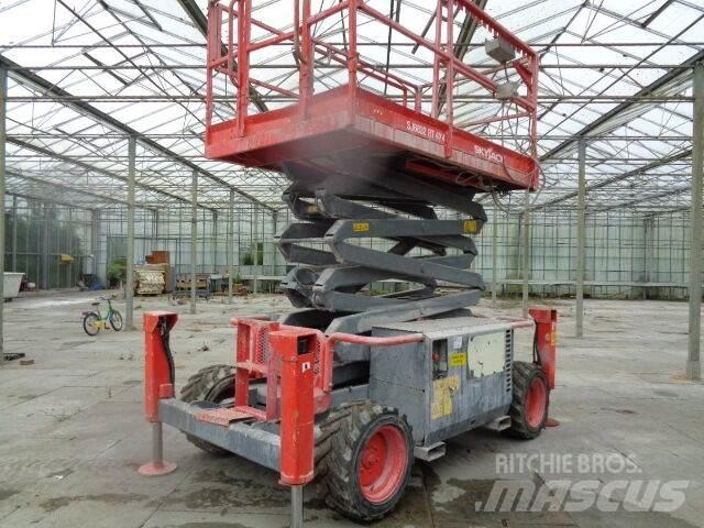 SkyJack SJ 6832 RT Ανυψωτήρες ψαλιδωτής άρθρωσης