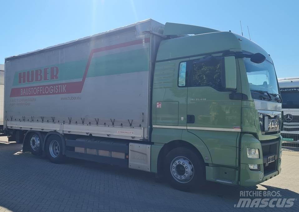 MAN 26.440 / 7.4m / LIFT Φορτηγά Καρότσα - Κουρτίνα