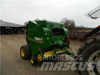 John Deere 575 Πρέσες κυλινδρικών δεμάτων
