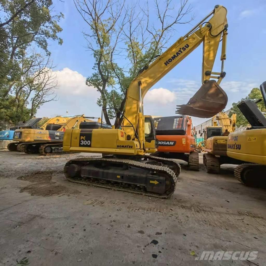 Komatsu PC 300 Εκσκαφείς με ερπύστριες