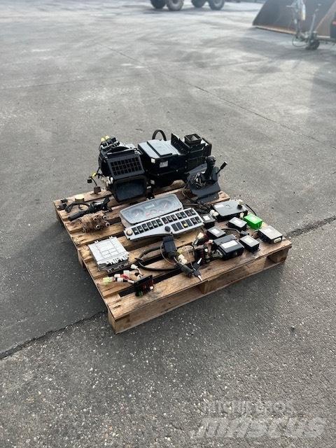 Doosan DL 400 Ηλεκτρονικά