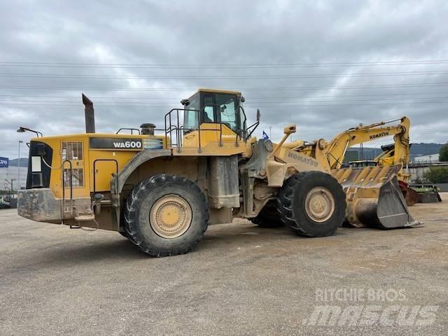 Komatsu WA 600-6 Φορτωτές με λάστιχα (Τροχοφόροι)