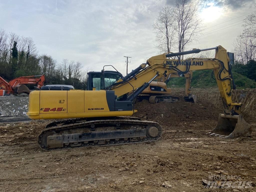 New Holland E245 Εκσκαφείς με ερπύστριες