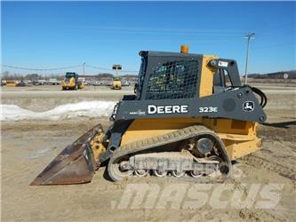 John Deere 323E Φορτωτάκια