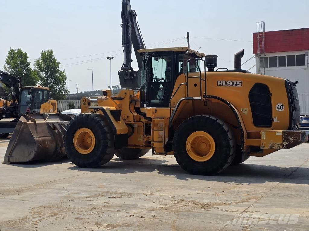 Hyundai HL 975 Φορτωτές με λάστιχα (Τροχοφόροι)