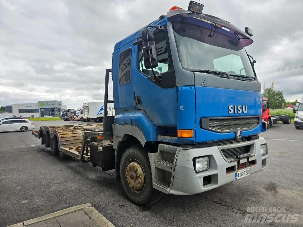 Sisu E12 8x2 Φορτηγά μεταφοράς δασικών μηχανημάτων