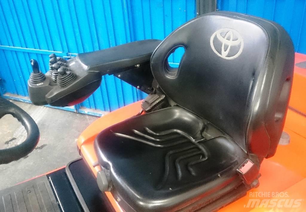 Toyota 7 FBMF 30 Ηλεκτρικά περονοφόρα ανυψωτικά κλαρκ