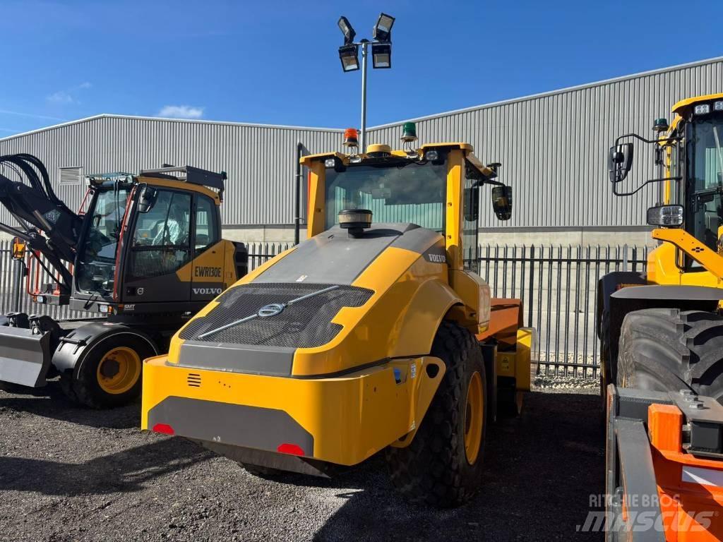 Volvo SD 160 B Κύλινδροι με επίσωτρα με αέρα