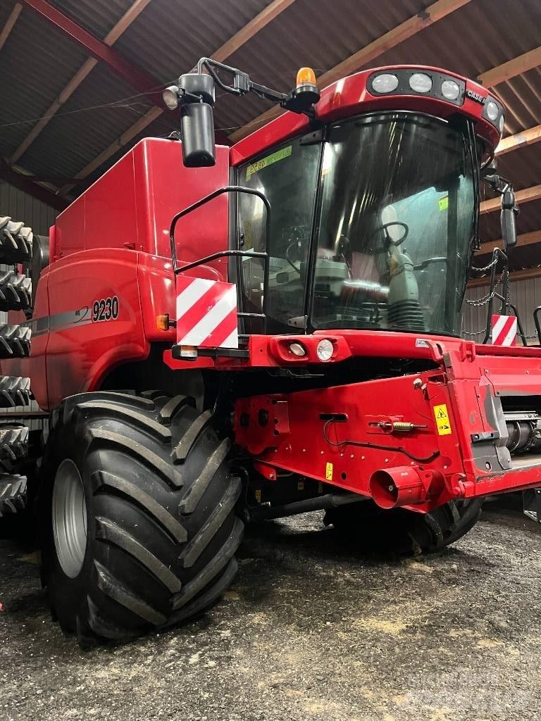 Case IH 9230 Θεριζοαλωνιστικές μηχανές