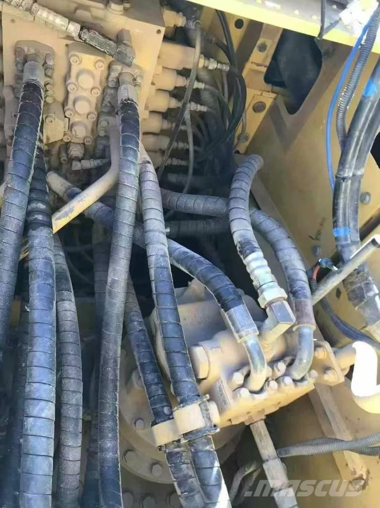 Komatsu PC 210 Εκσκαφείς με ερπύστριες