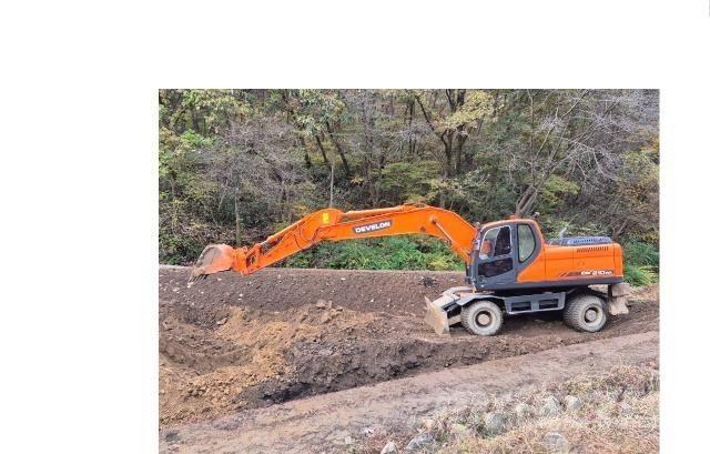 Doosan DX210WA Εκσκαφείς με τροχούς - λάστιχα
