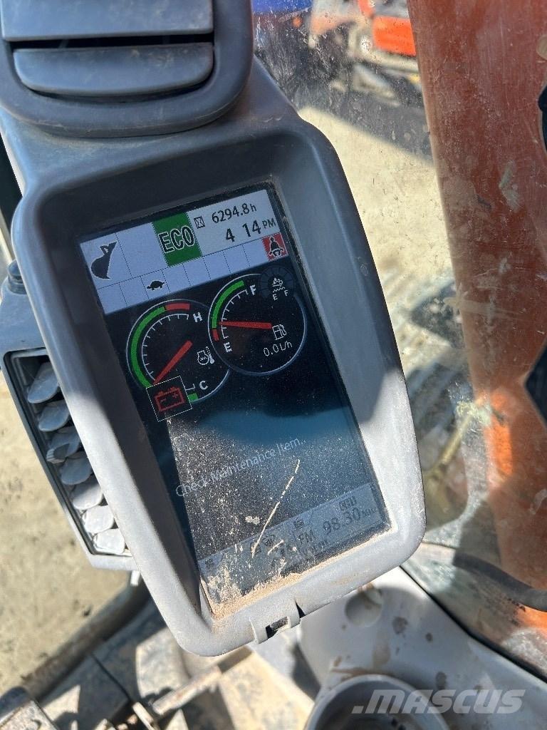 Hitachi ZX 135 US-6 Εκσκαφείς με ερπύστριες