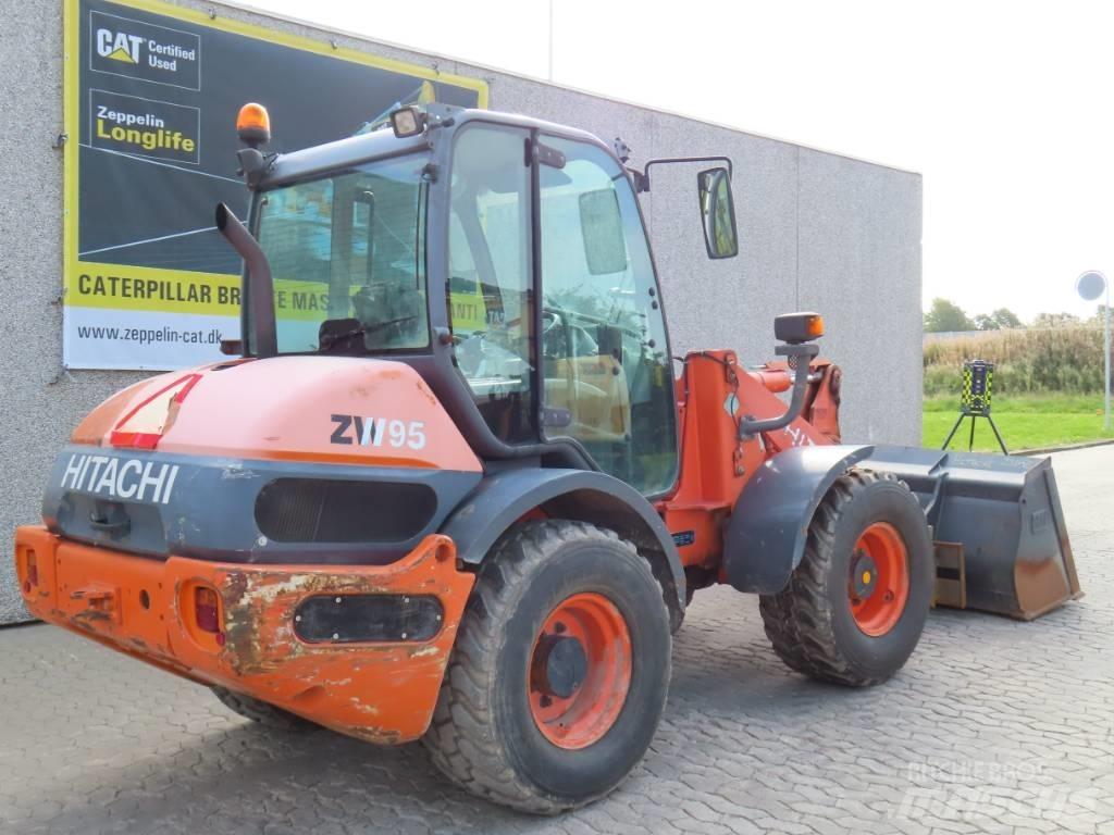 Hitachi ZX 95 Φορτωτές με λάστιχα (Τροχοφόροι)