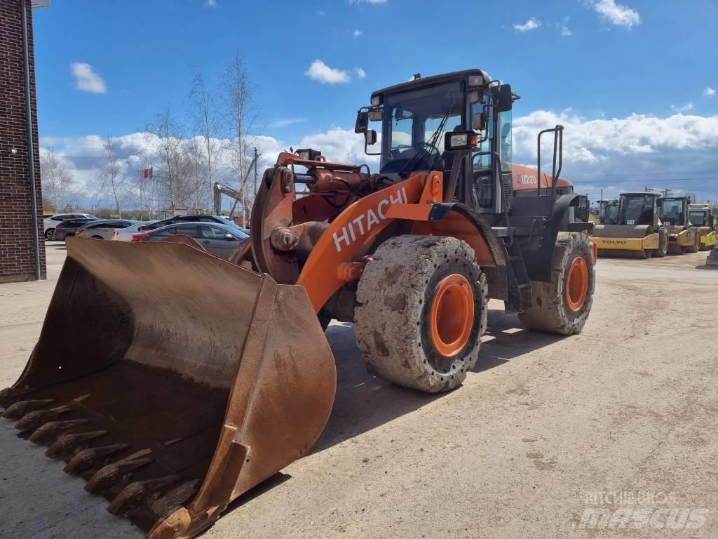 Hitachi ZW 220 Φορτωτές με λάστιχα (Τροχοφόροι)
