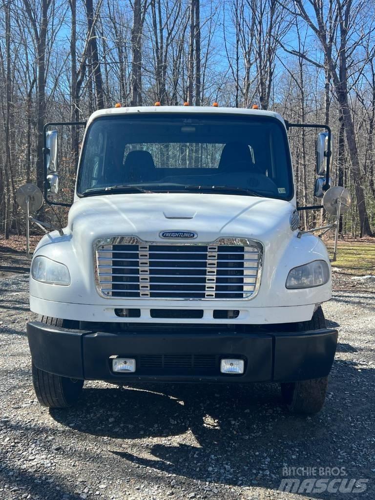 Freightliner M2106 Τράκτορες