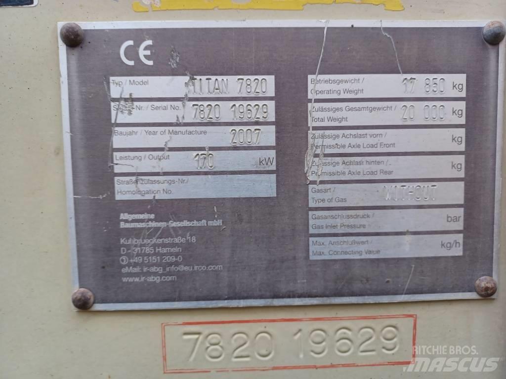 Titan 7820 Επίστρωση ασφάλτου
