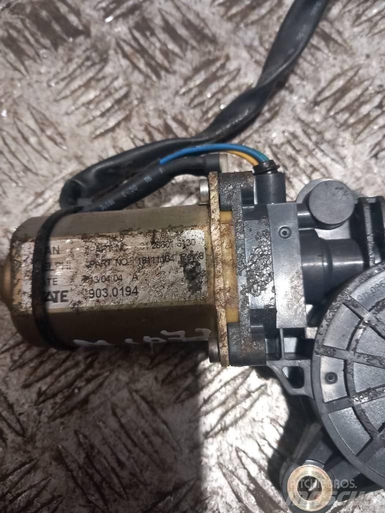 MAN TGA 81286016130 Καμπίνες και εσωτερικό