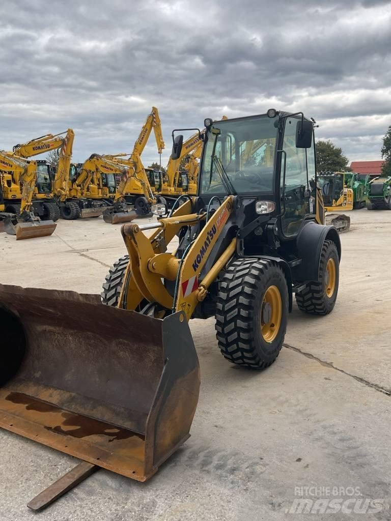 Komatsu WA80M-8 Μίνι φορτωτές