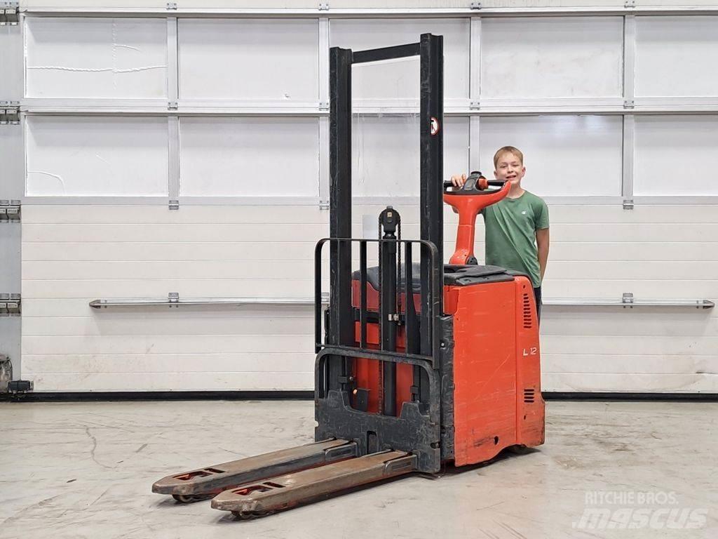 Linde L12L Παλετοφόρα πεζού χειριστή με ιστό