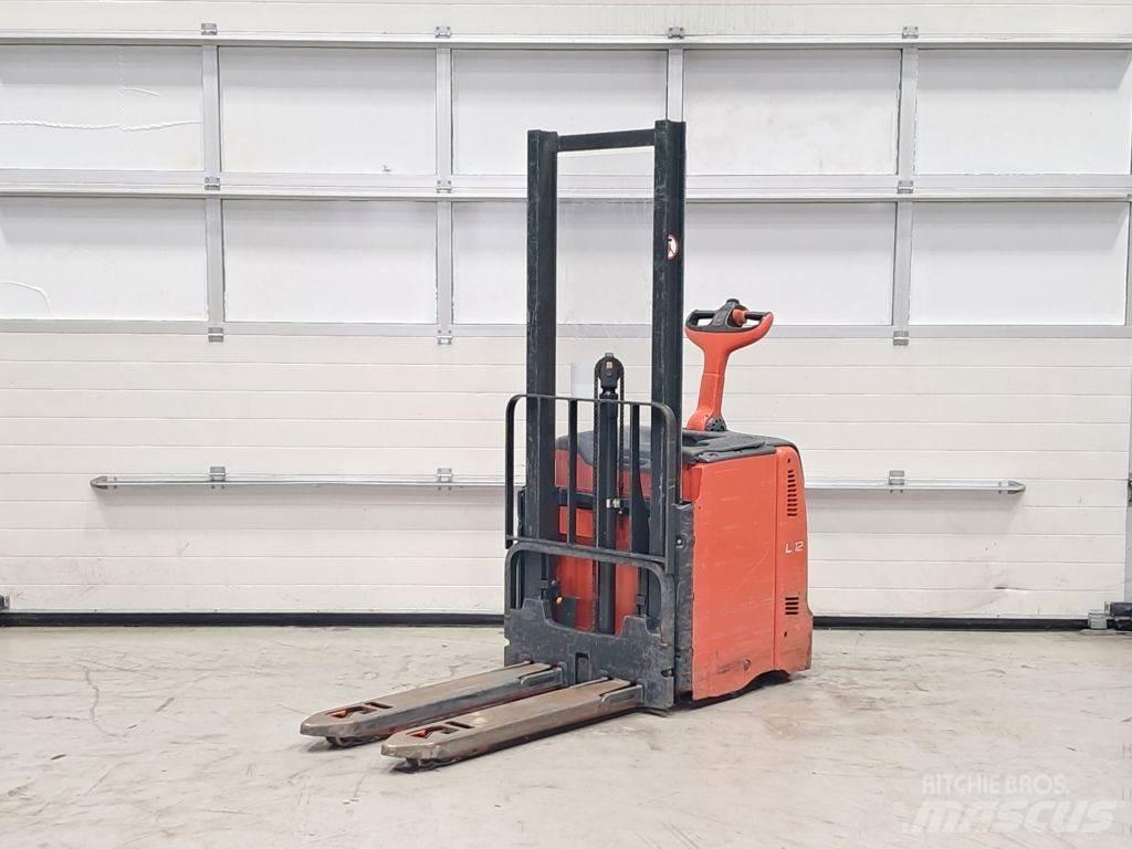 Linde L12L Παλετοφόρα πεζού χειριστή με ιστό
