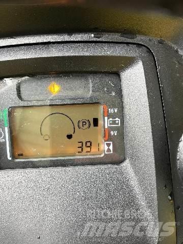 John Deere X590 Χορτοκοπτικά με καθιστό χειριστή