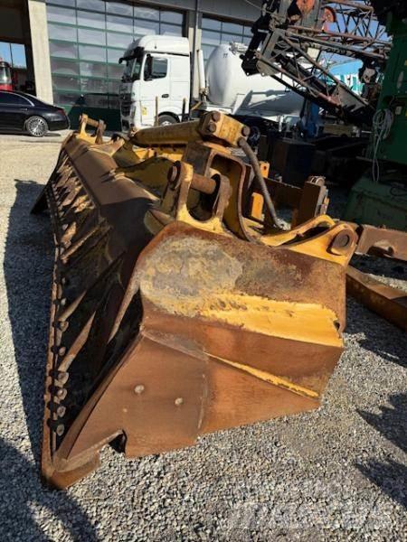 CAT D8T Μπουλντόζες με ερπύστριες