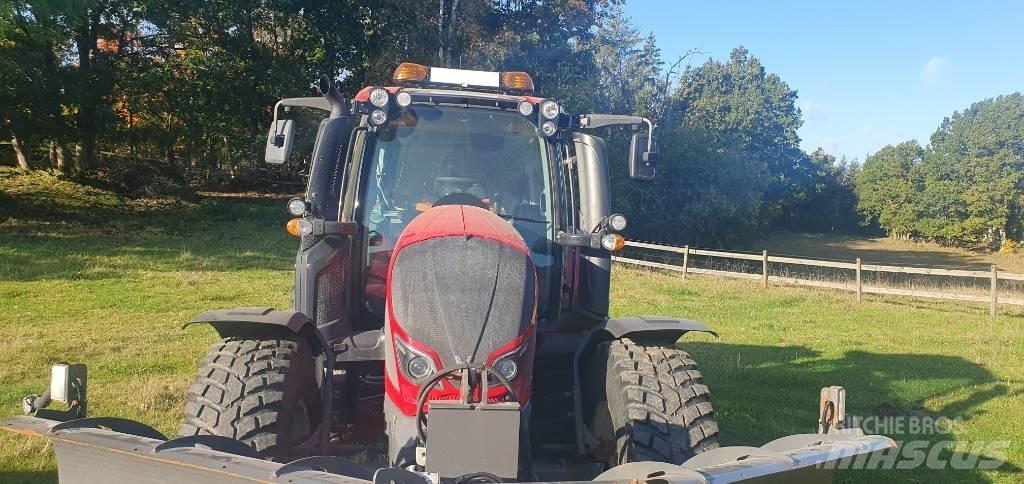 Valtra N114HT5 Τρακτέρ