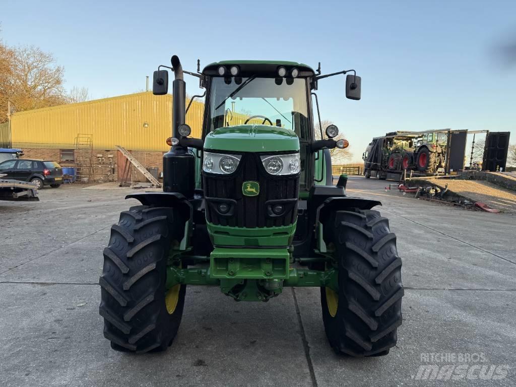 John Deere 6135M Τρακτέρ