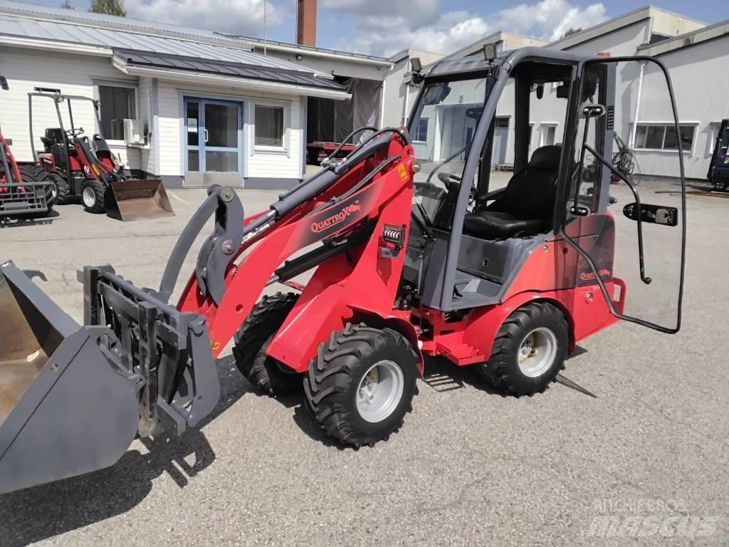 QuattroX 810 Μίνι φορτωτές