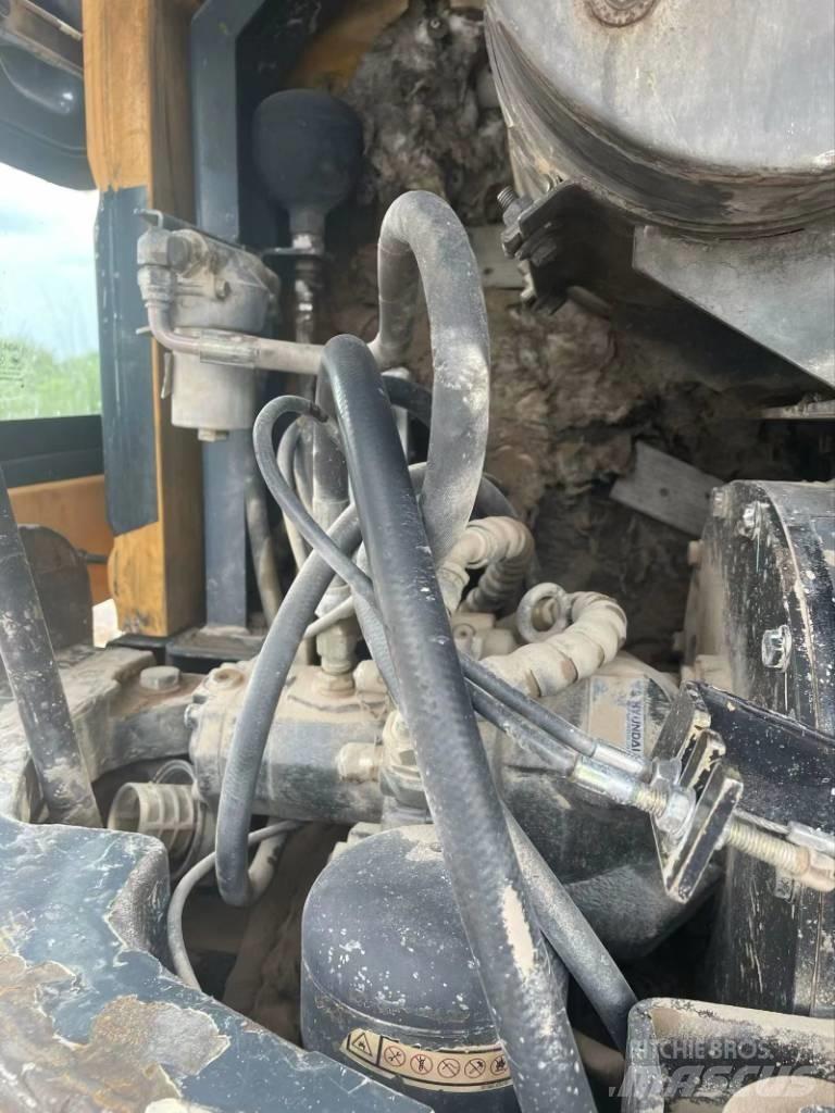 Hyundai 60 W VS Εκσκαφείς με ερπύστριες