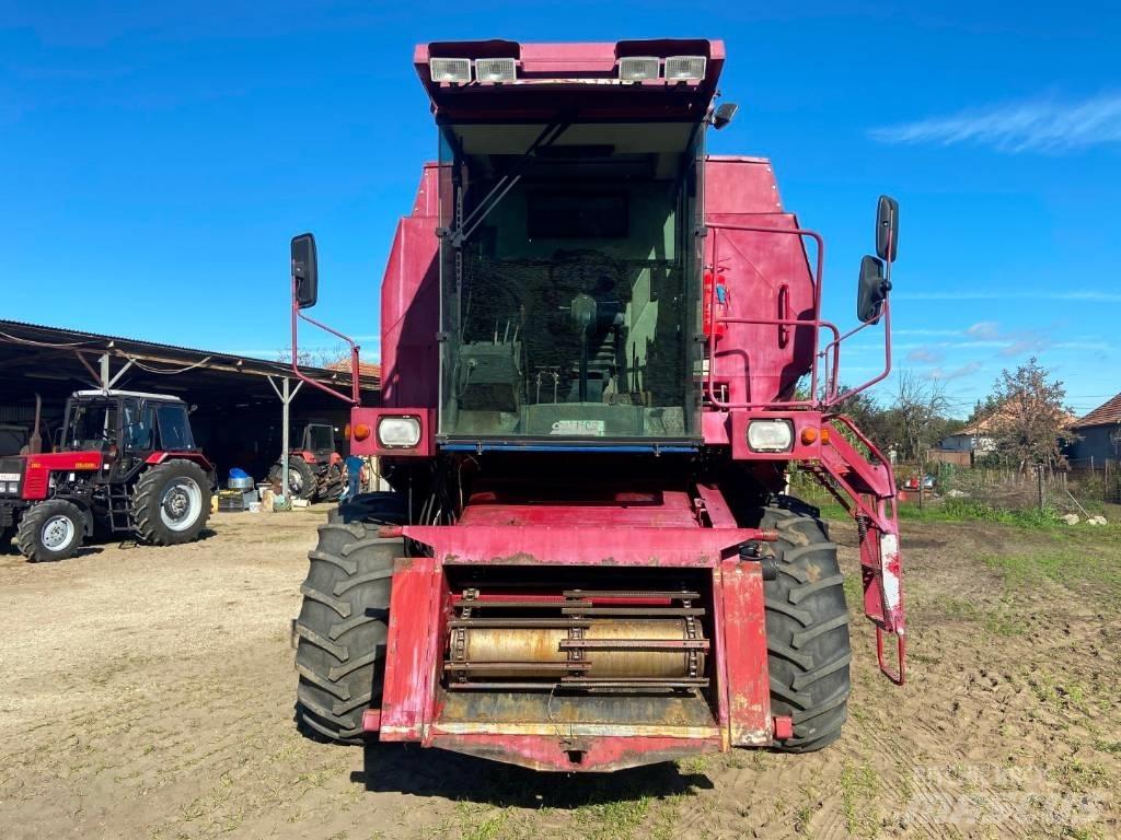 Case IH 521 Θεριζοαλωνιστικές μηχανές