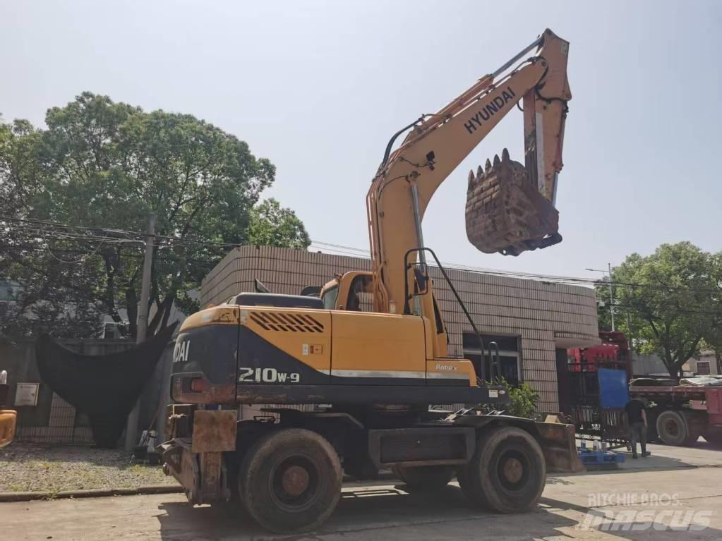 Hyundai R210W-9 Εκσκαφείς με τροχούς - λάστιχα