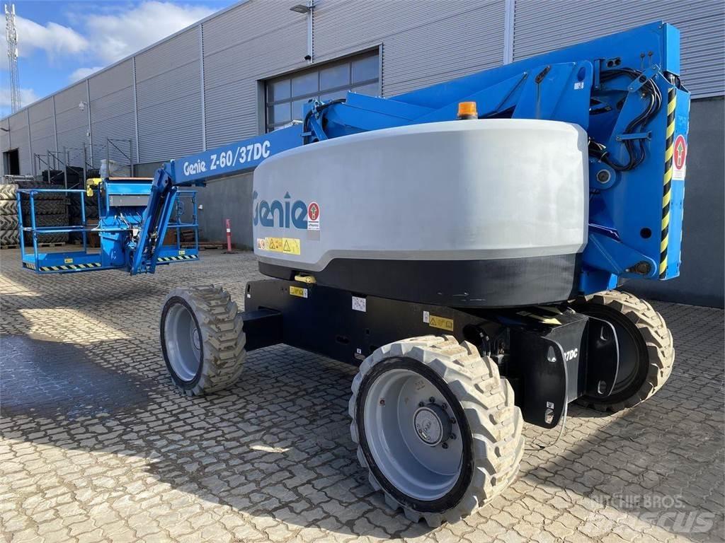 Genie Z60/37 DC Ανυψωτήρες με αρθρωτό βραχίονα
