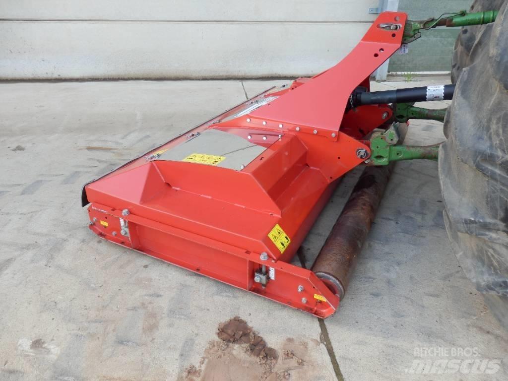 Trimax Snake Χορτοκοπτικά επιβίβασης και έλξης
